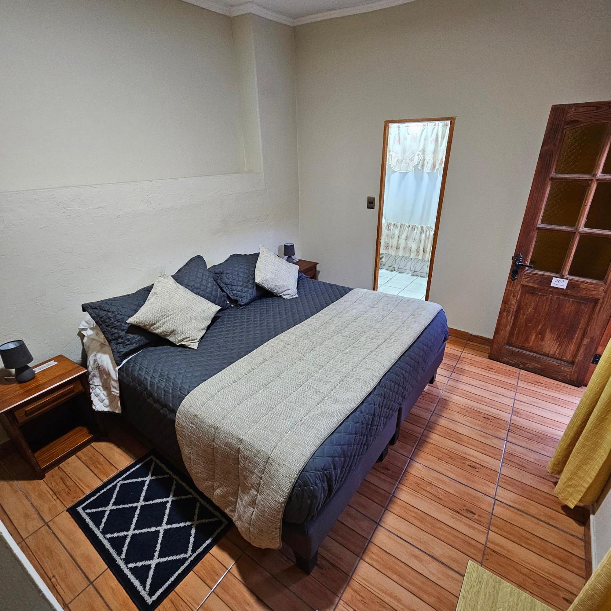 Hostal De Colon La Serena Zewnętrze zdjęcie